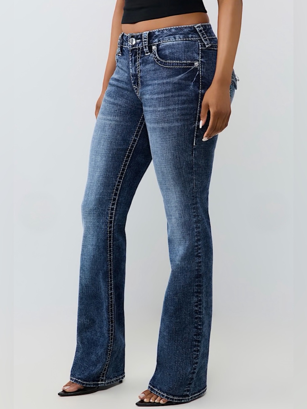 True Religion Becca Mid Rise Crystal Big T Flap Women’s Bootcut Jean Size 29